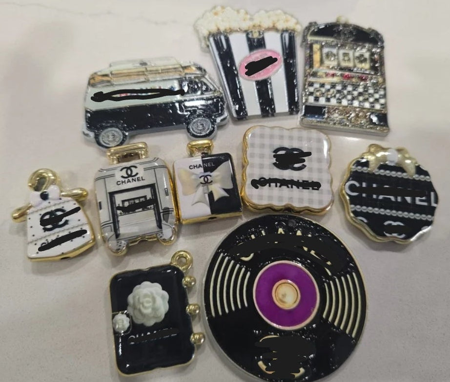Luxury CC Arcylic pendants and Beads mix 10pcs