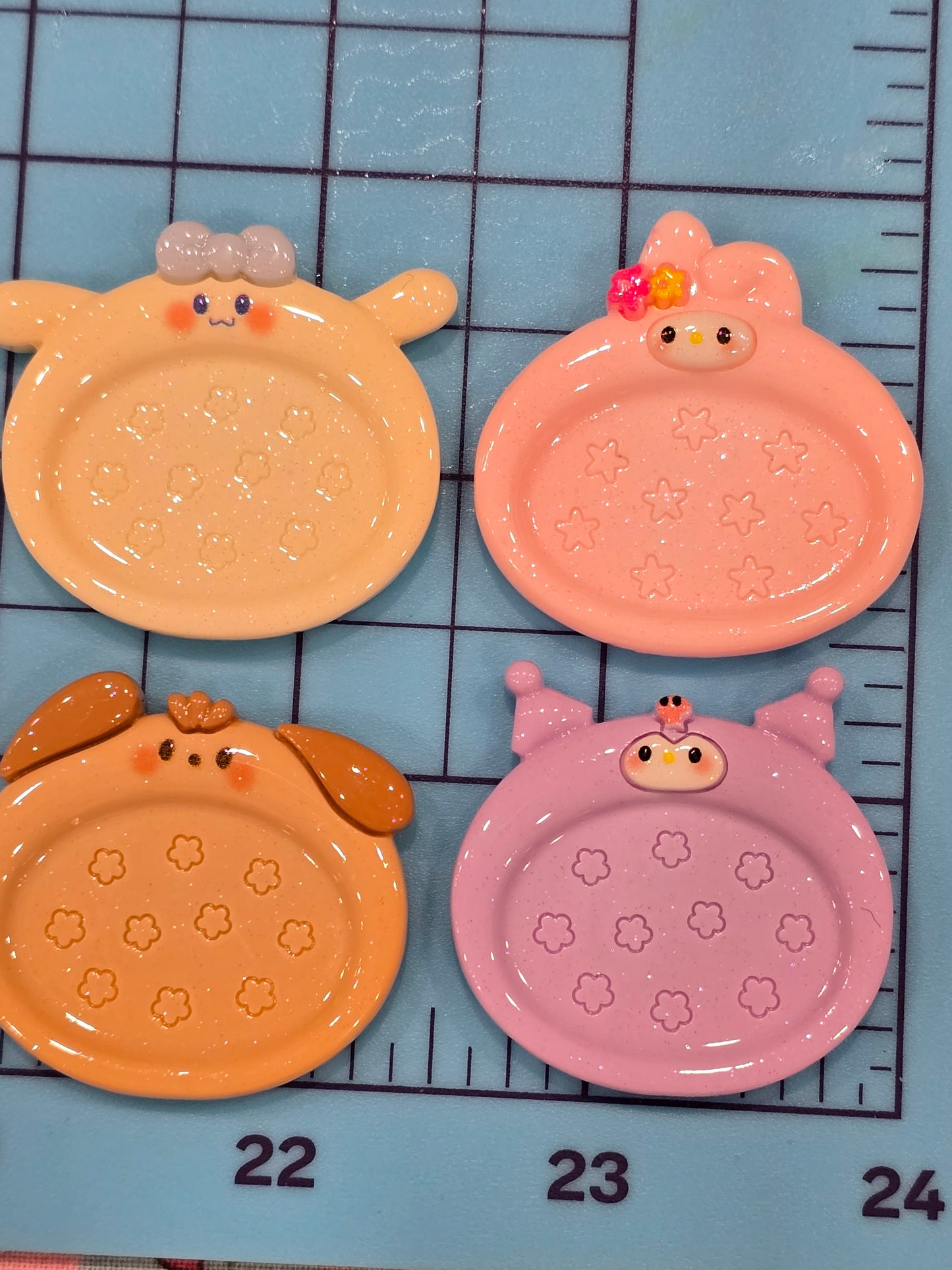 Sansan plate charms