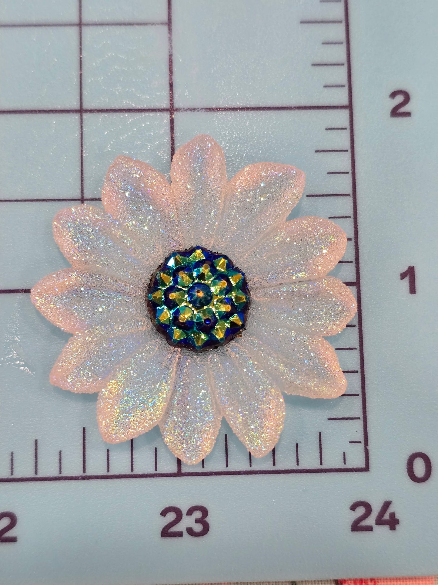 Super gorgeous flowers flat back.