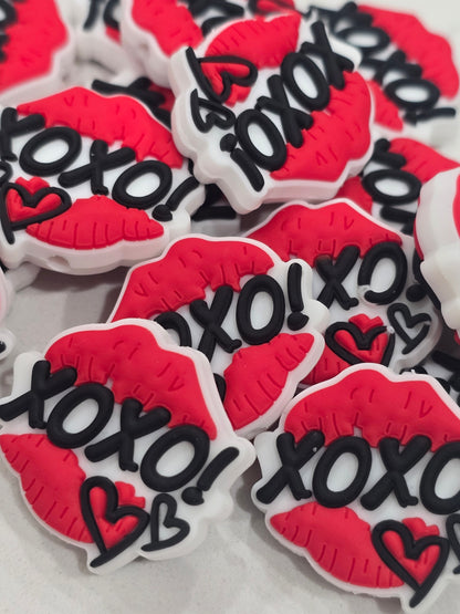 Focal Beads Lips xoxo