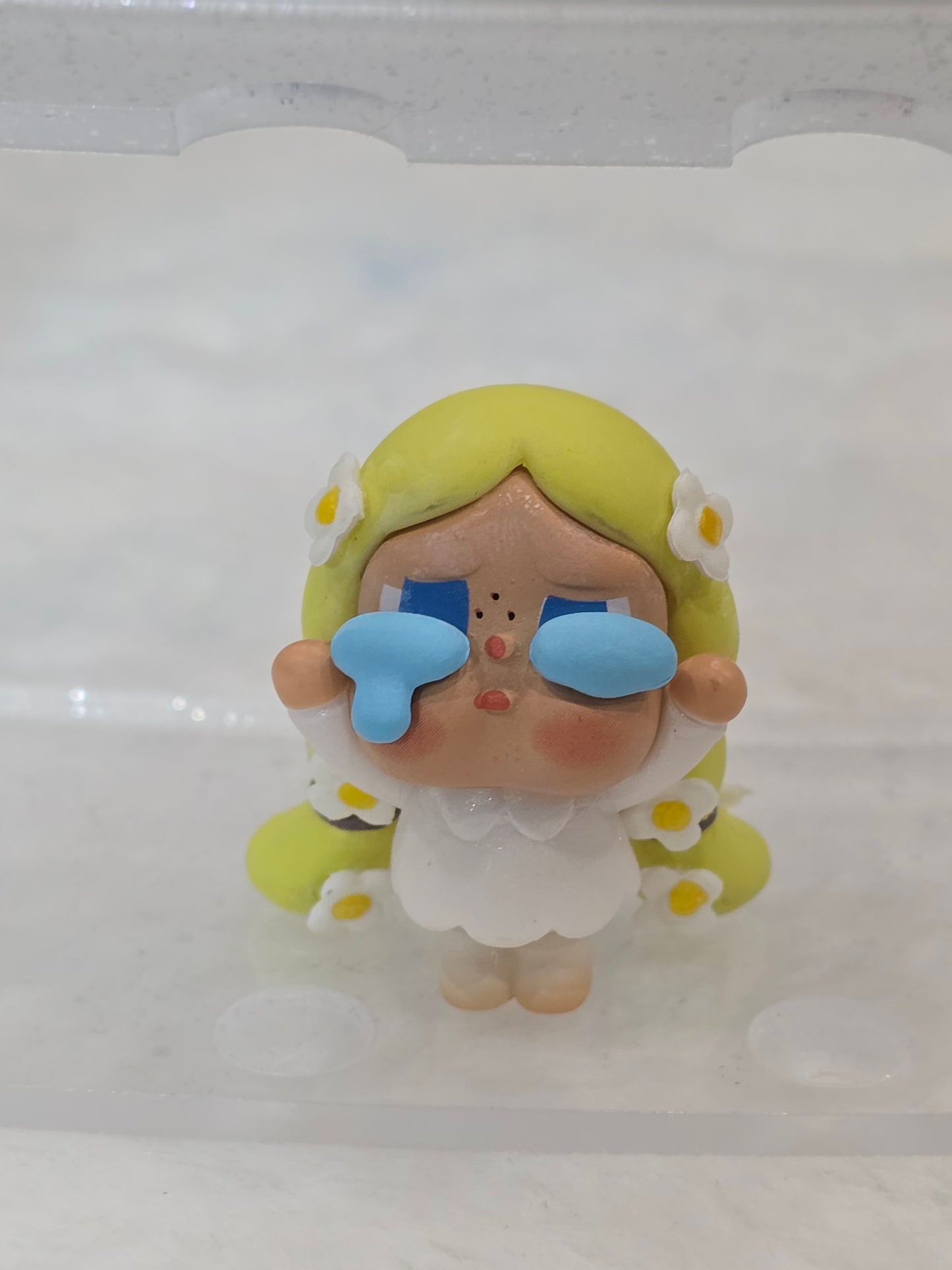 Mini Figure popmart - Cry baby long hair with flowers