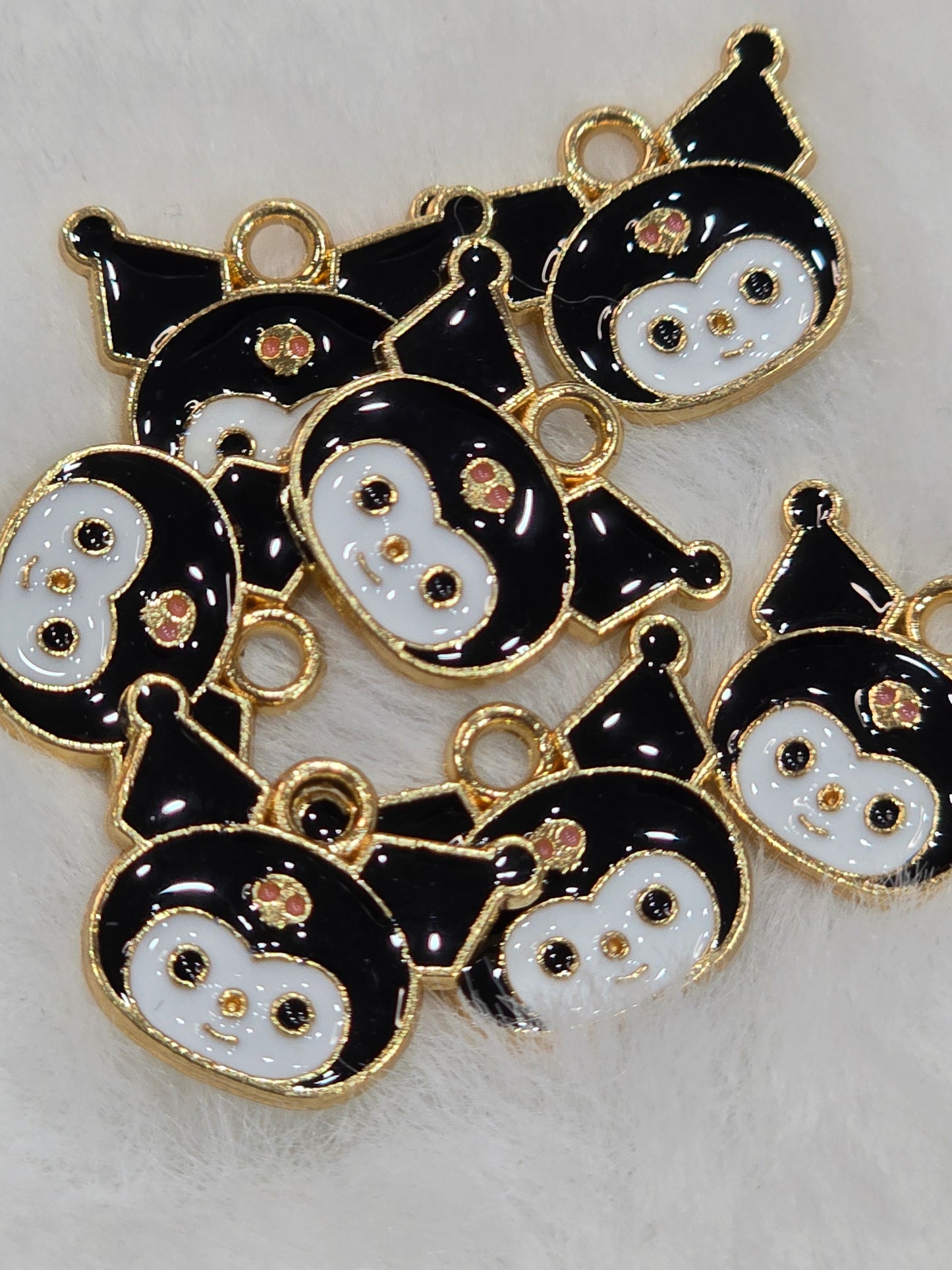 Kuko black  Metal pendant charms
