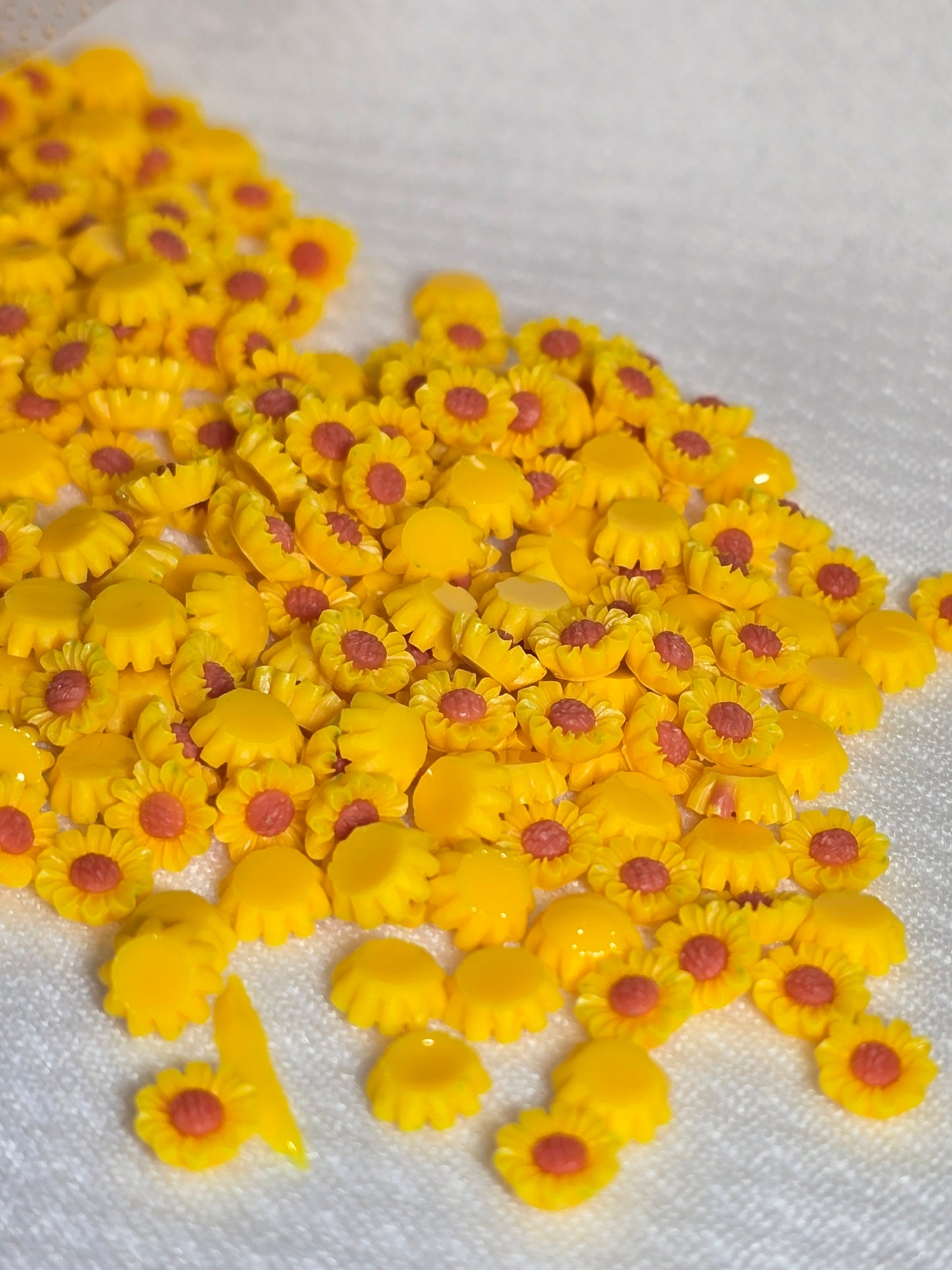 Sunflower- Small Decorative Charms 10grams