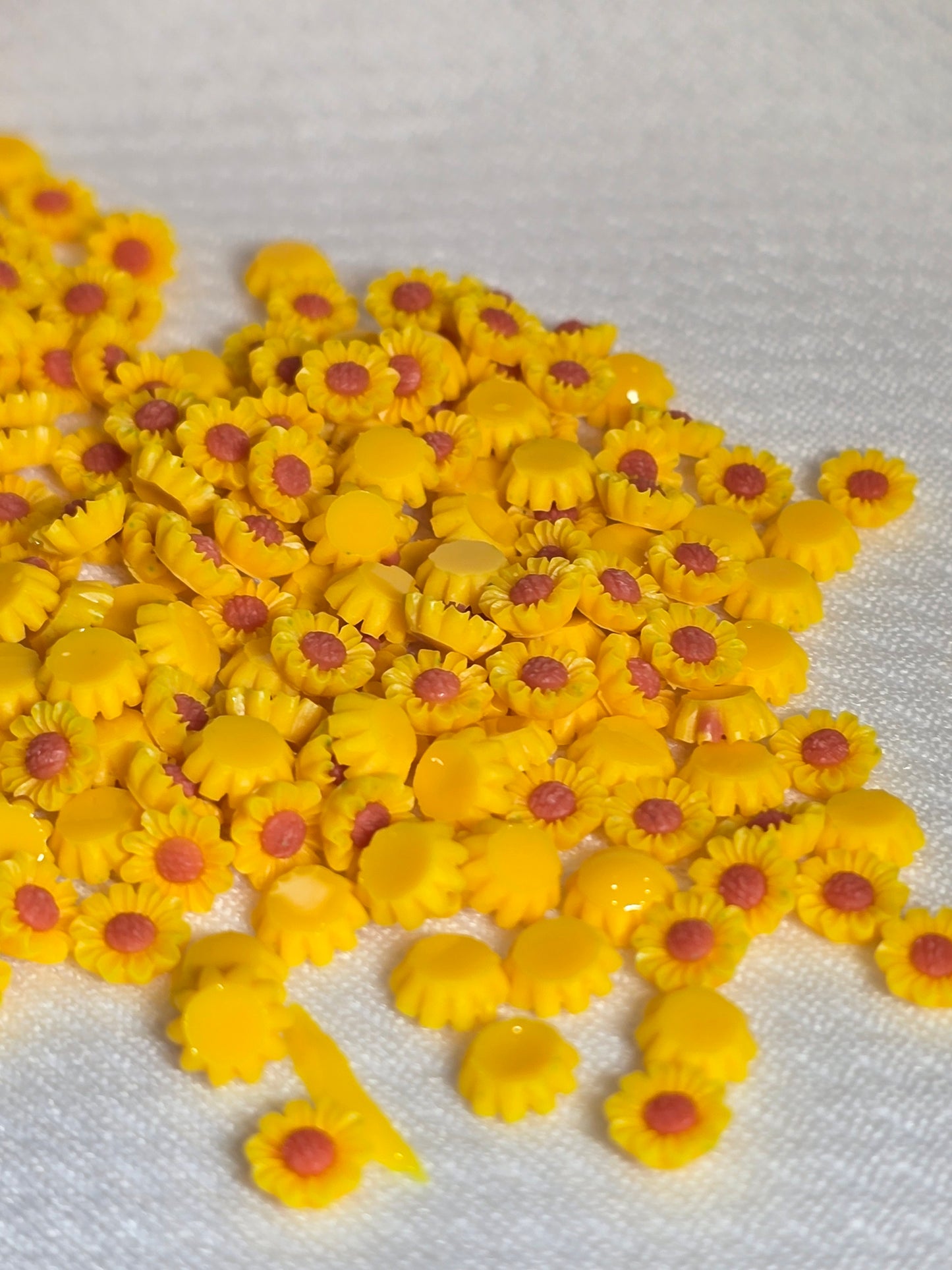 Sunflower- Small Decorative Charms 10grams
