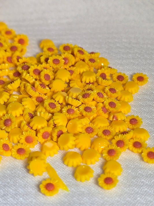 Sunflower- Small Decorative Charms 10grams