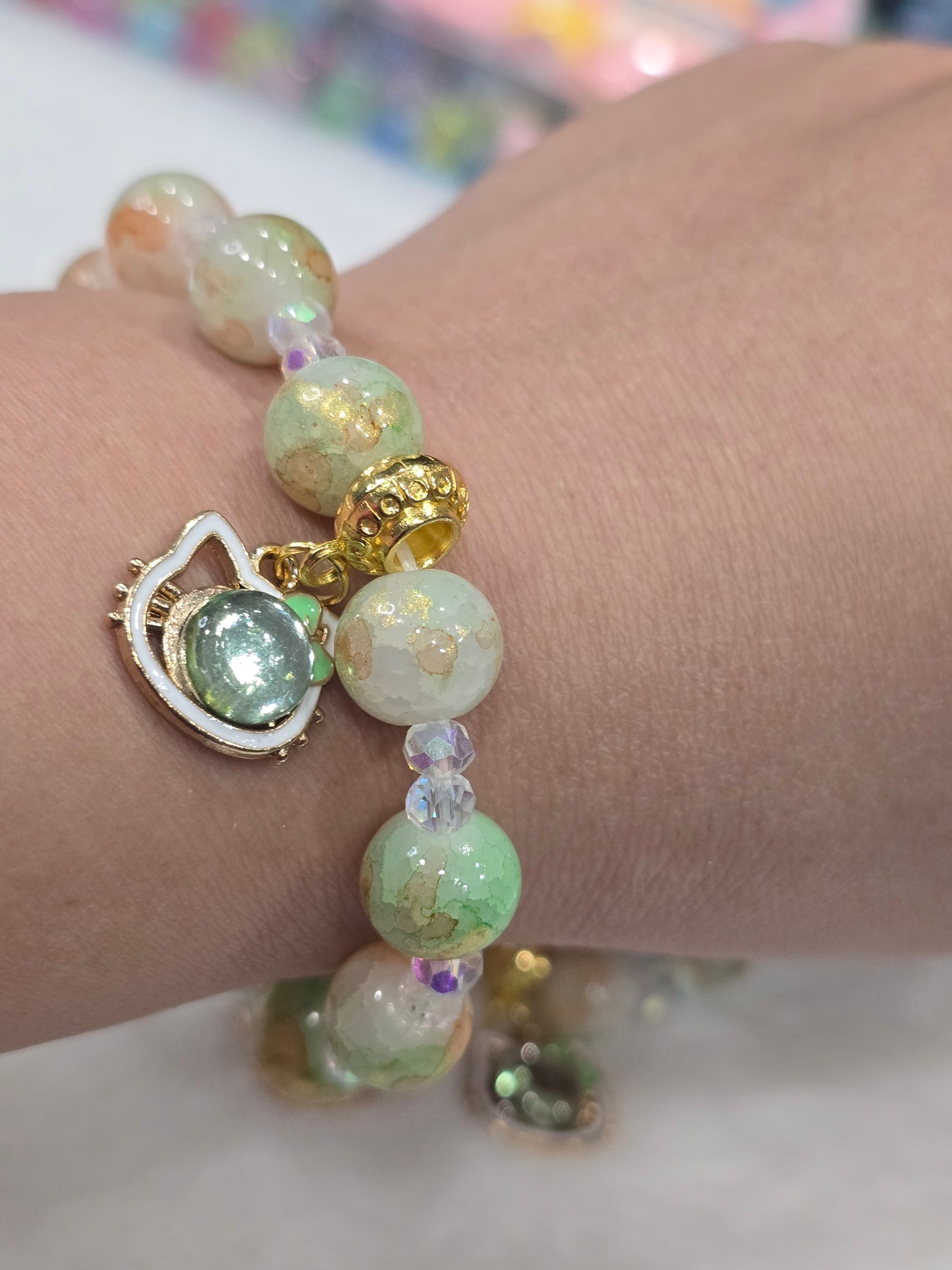 Glass beads HK head green