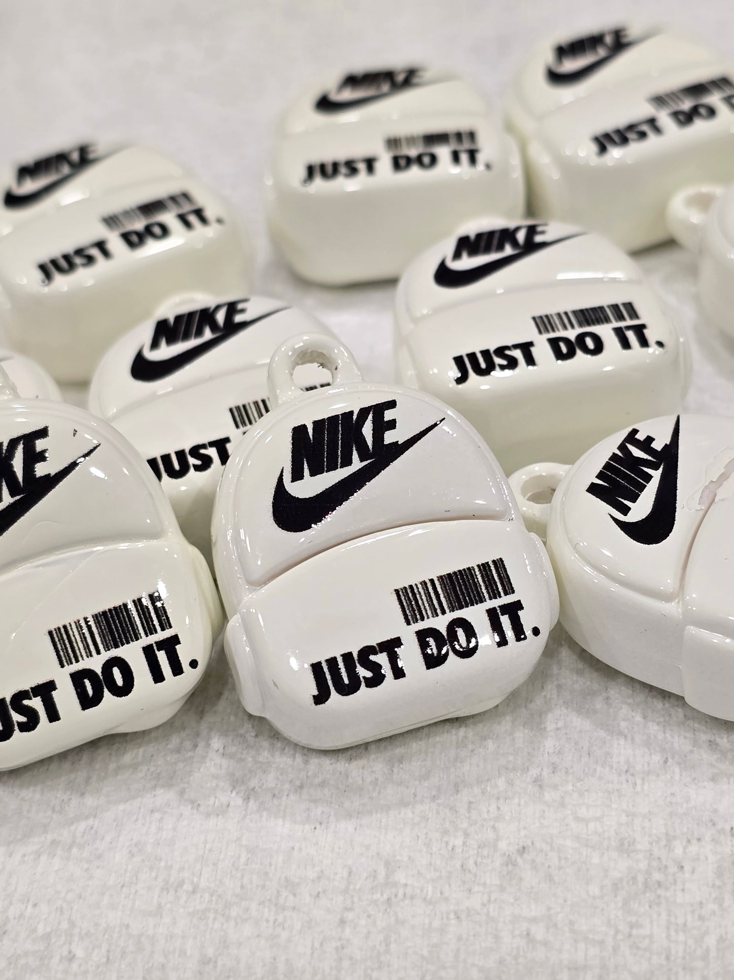 Nke Jdo it White backpack 3D charms