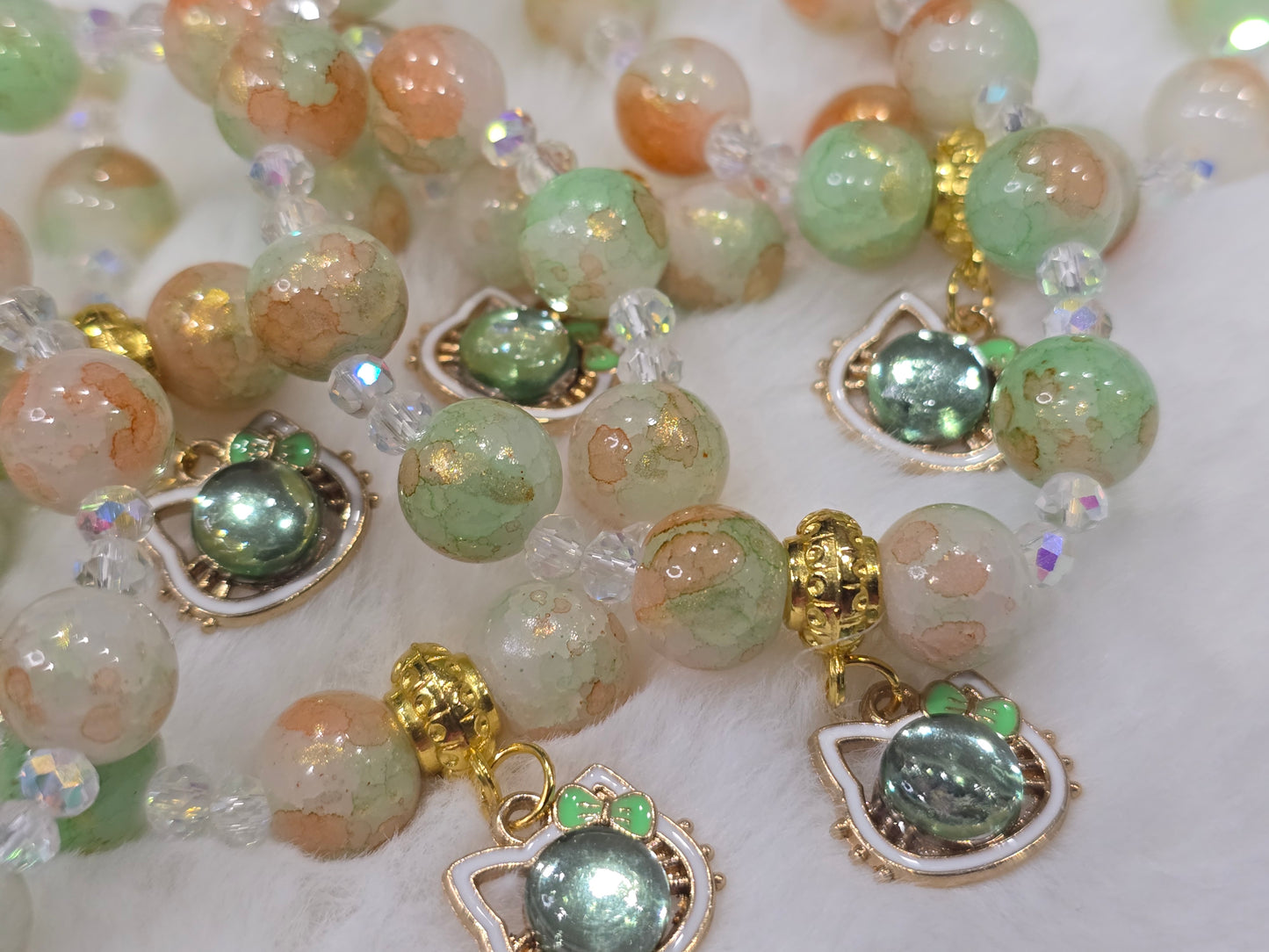 Glass beads HK head green