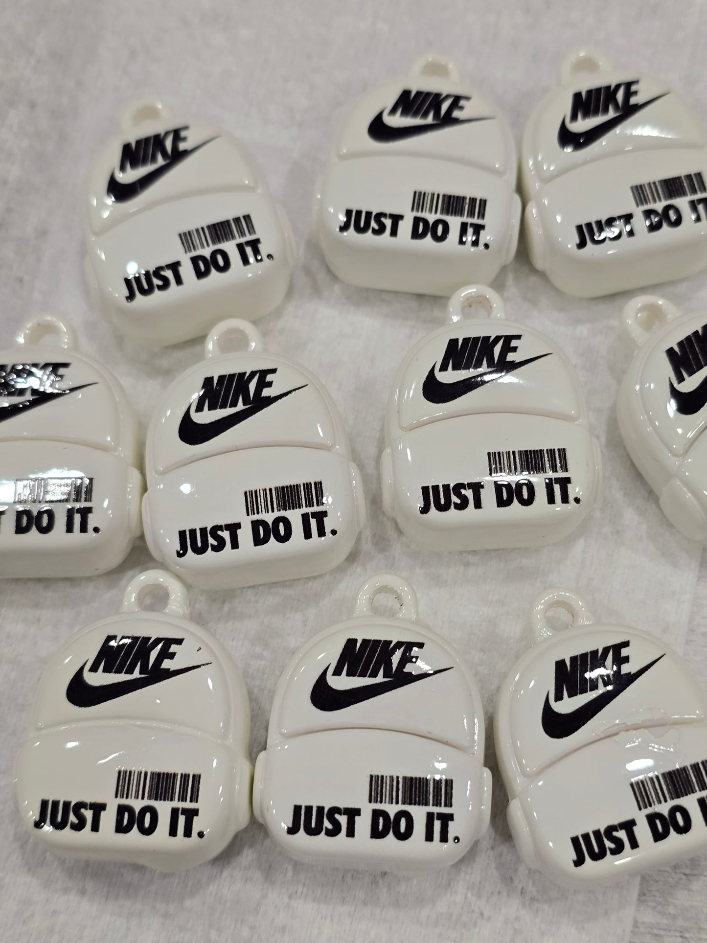 Nke Jdo it White backpack 3D charms
