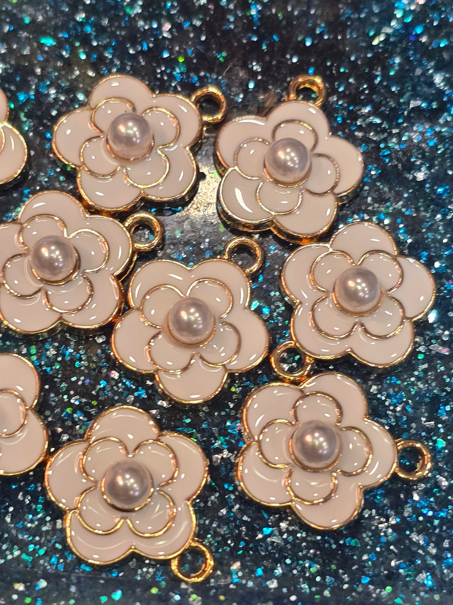 White CC Flowers with pearl -Metal Charm Pendant
