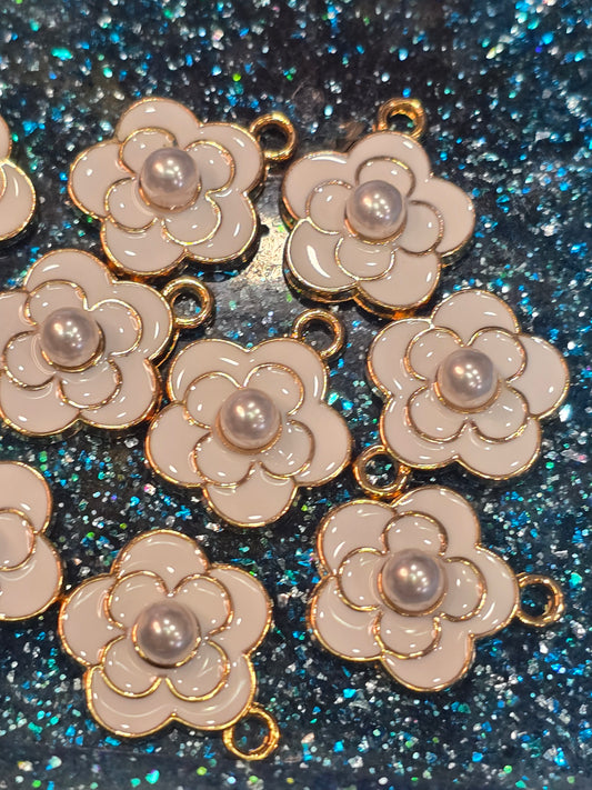 White CC Flowers with pearl -Metal Charm Pendant