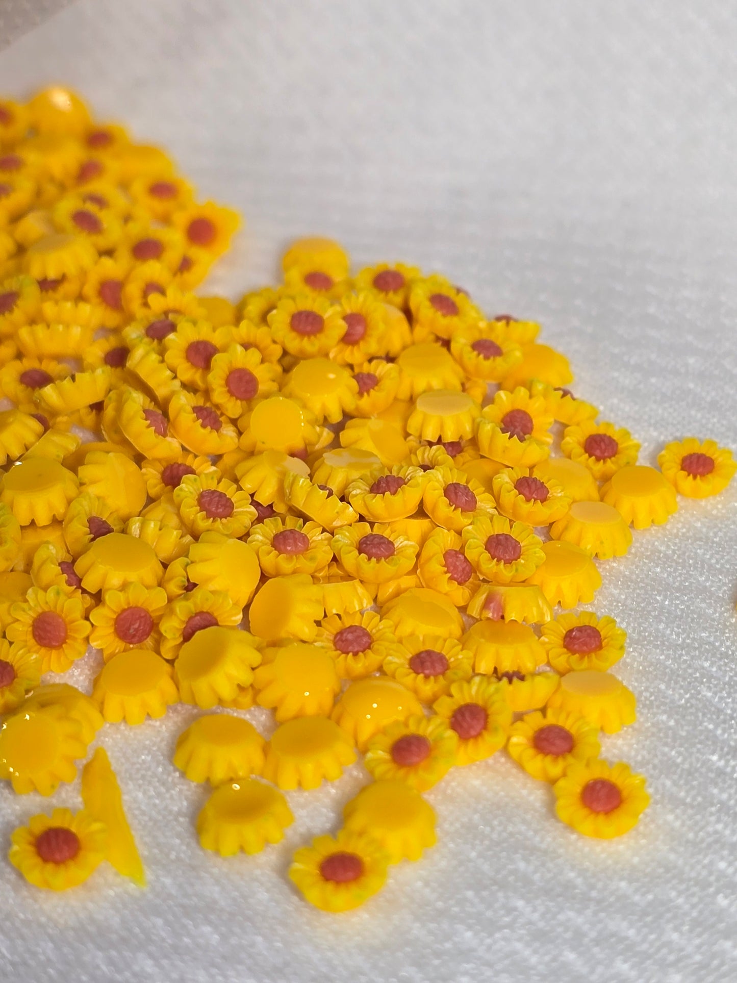 Sunflower- Small Decorative Charms 10grams