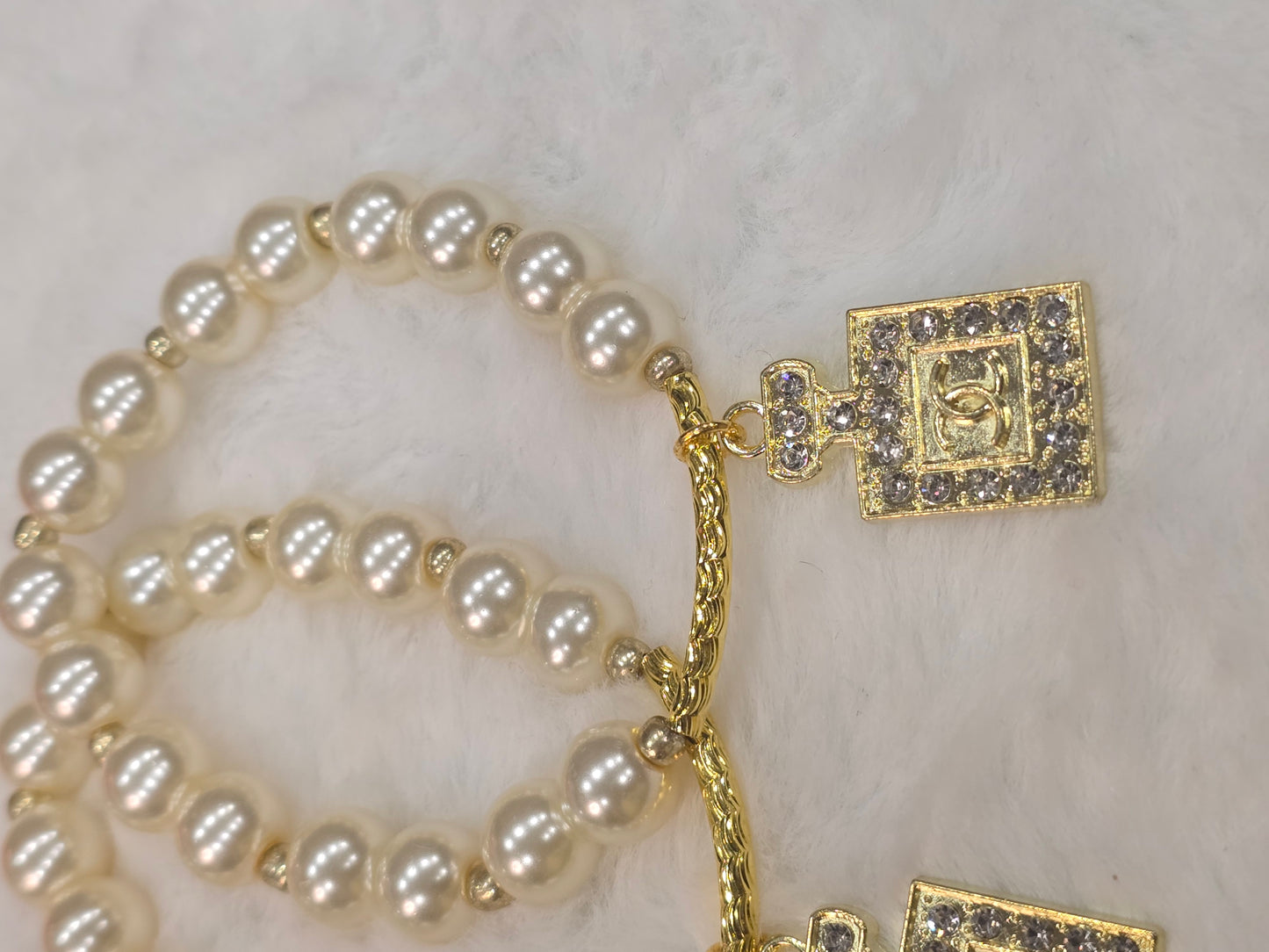 Glass pearl CC