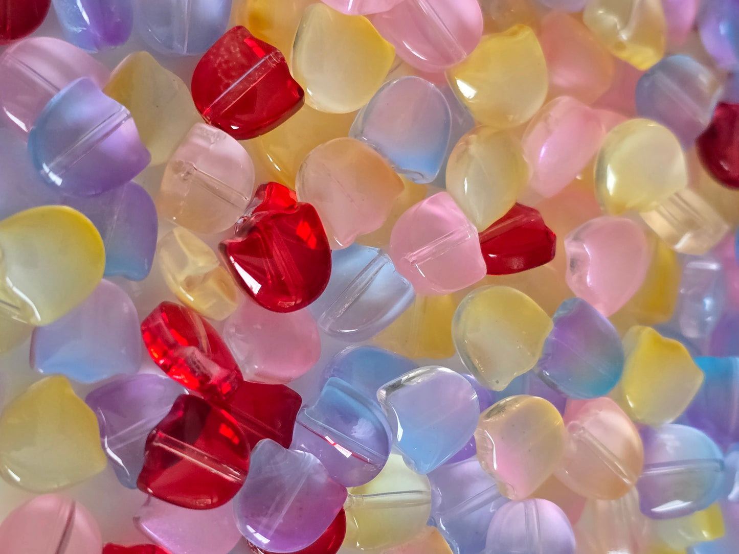 Glass beads tulip floral petals