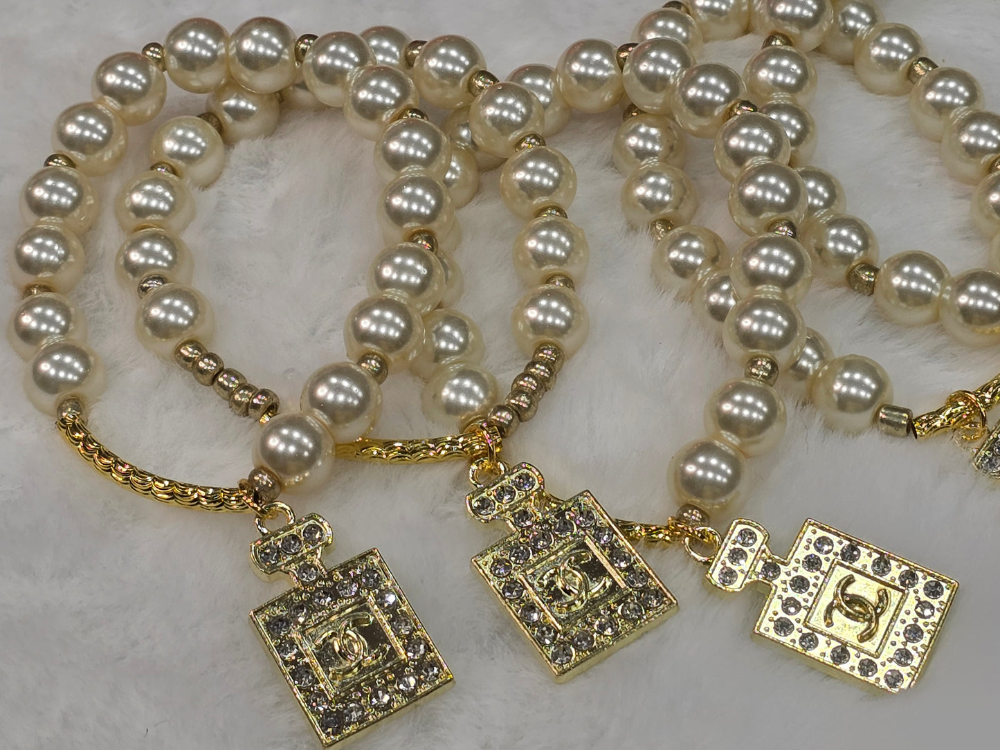 Glass pearl CC